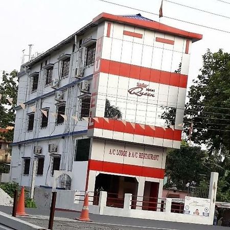 Hotel Queen Islampur エクステリア 写真